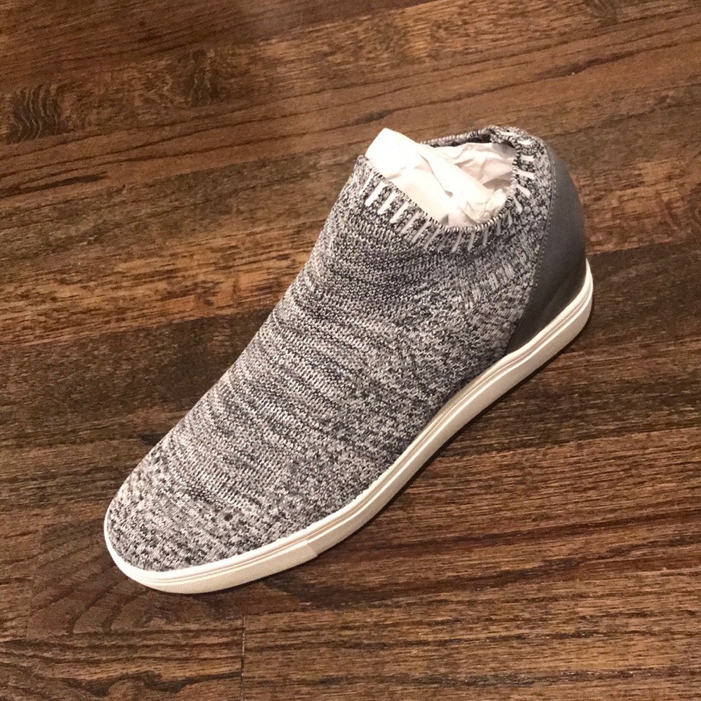 Steve Madden Sly Flyknit Sneaker, Size 8.5 M NIB